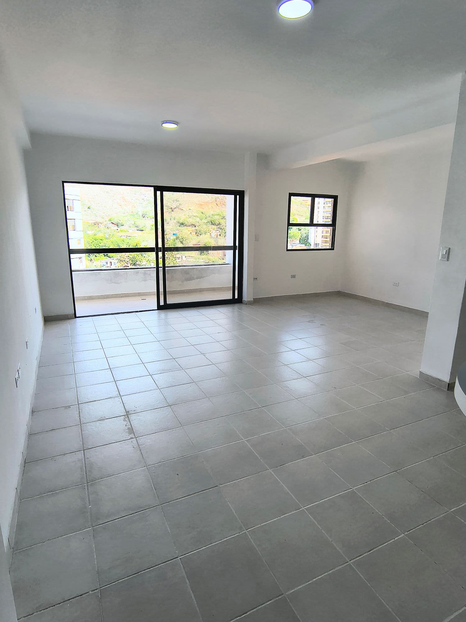 Apartamento en Porlamar, amplio, comodo y con buena conectividad